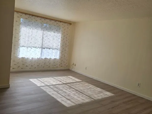 3241 SE 136th Ave #1, Portland, OR 97236