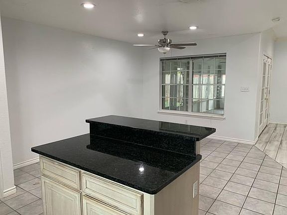 5th image of 2833 Bridle Ln