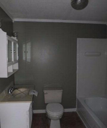 2nd image of 1121 Boyd St