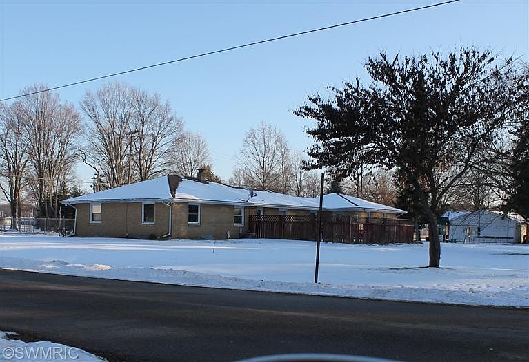 1st image of 304 S Nottawa St