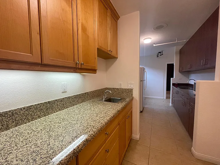 1038 Grand Ave — Photo 5