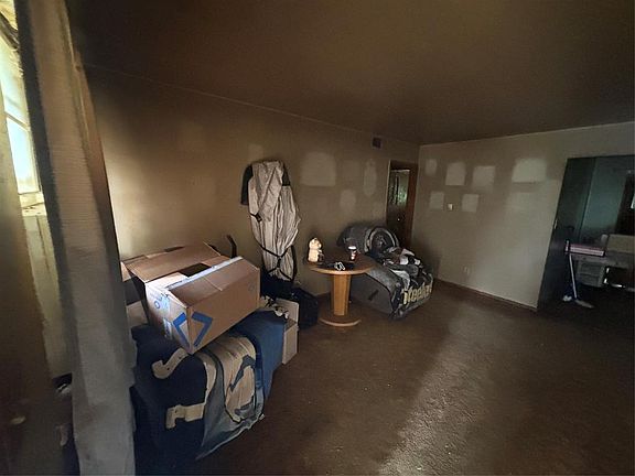 3rd image of 3905 Parkwoods Ln