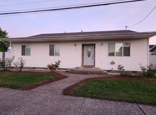 730 Burton St, Harrisburg, OR 97446