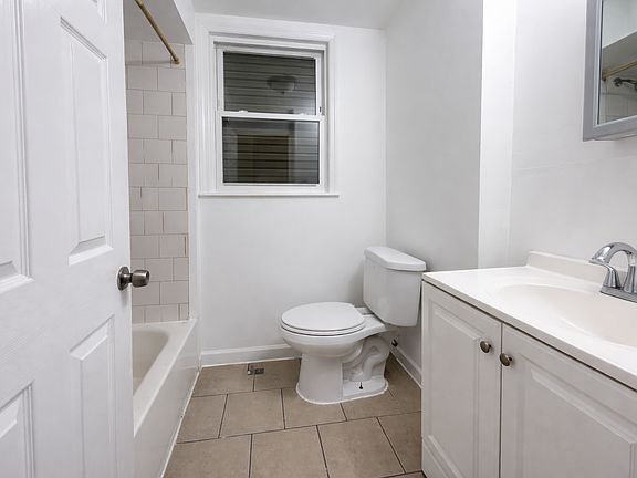 3rd image of 524 Grove St #1
