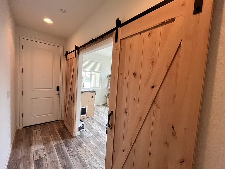 4348 Matthew Way — Photo 4