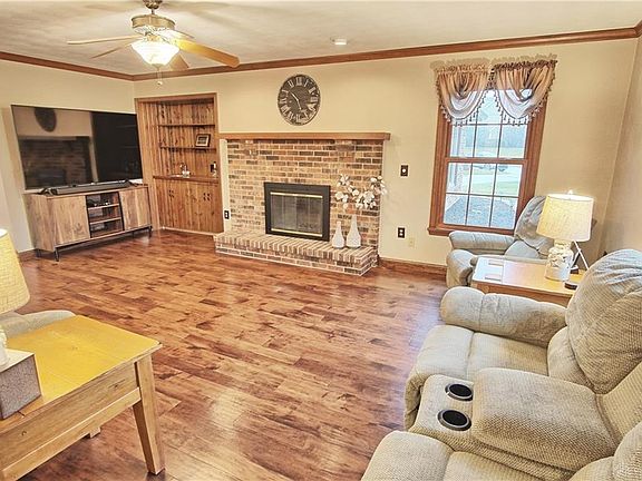 5th image of 235 Southway Dr