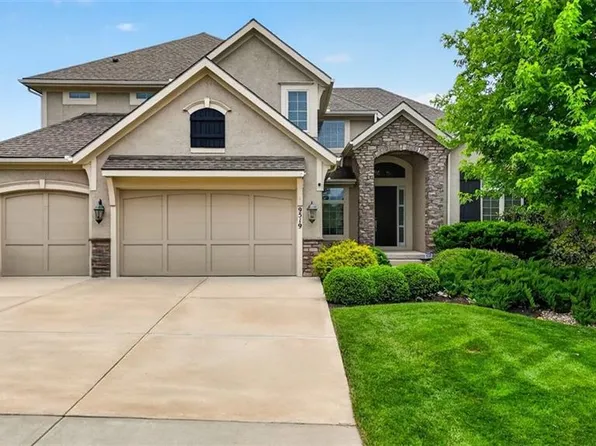9519 151st Ter, Overland Park, KS 66221
