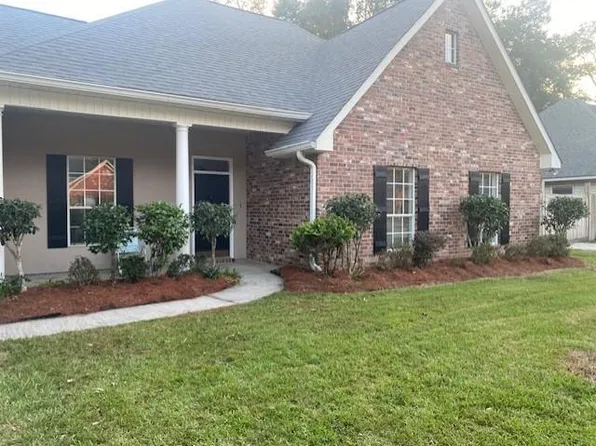 949 Chevreuil St, Mandeville, LA 70448
