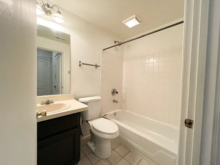 1435 Main St — Photo 11
