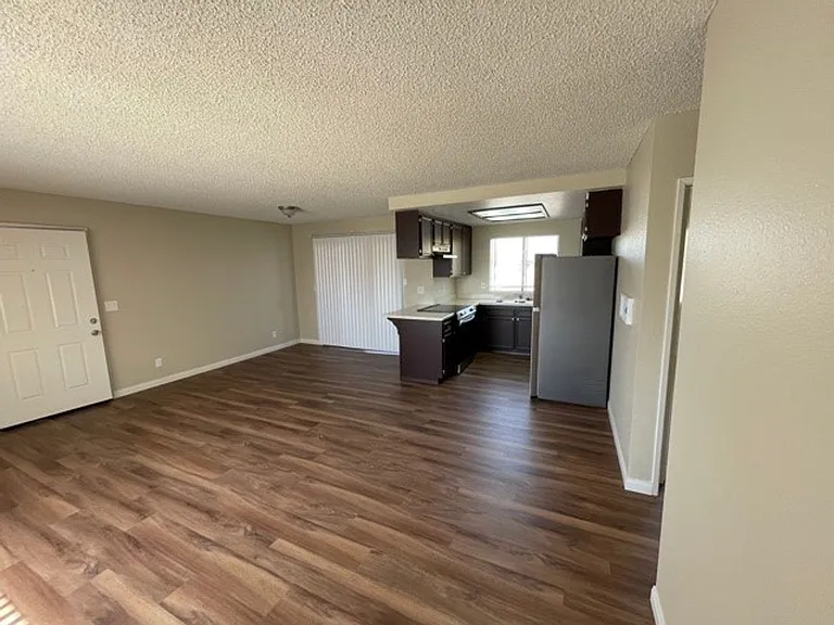 140 Cedar Ave — Photo 6