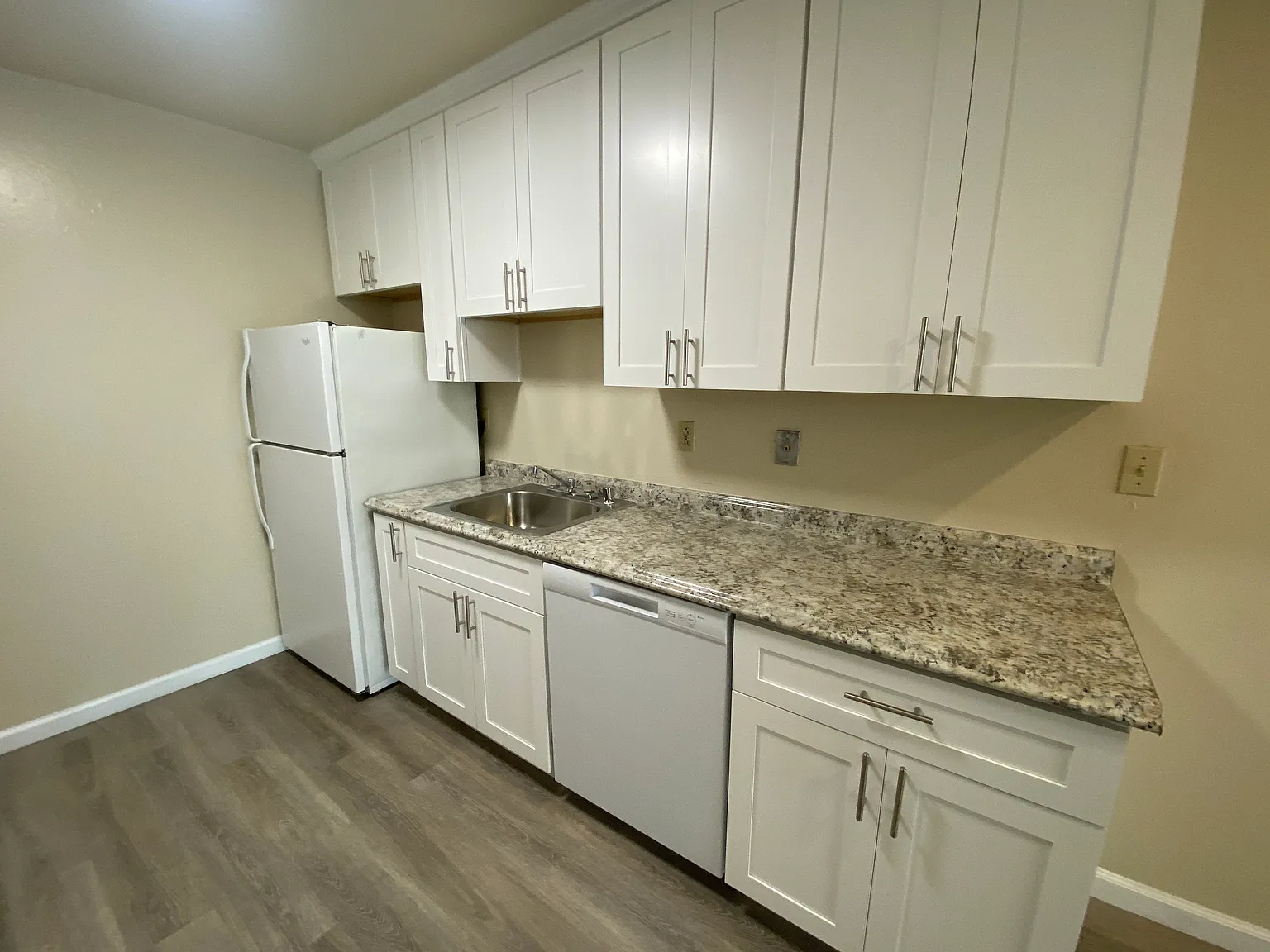 2 bed, 1.5 bath, 850 sqft, $3,450 — Photo 3