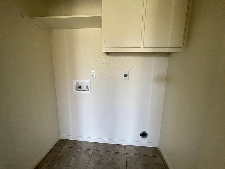 2609 Vernice Loop — Photo 9