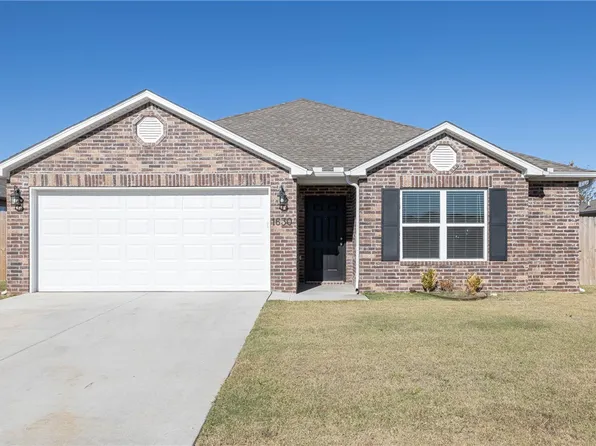 1630 Eveningshade Ln, Centerton, AR 72719