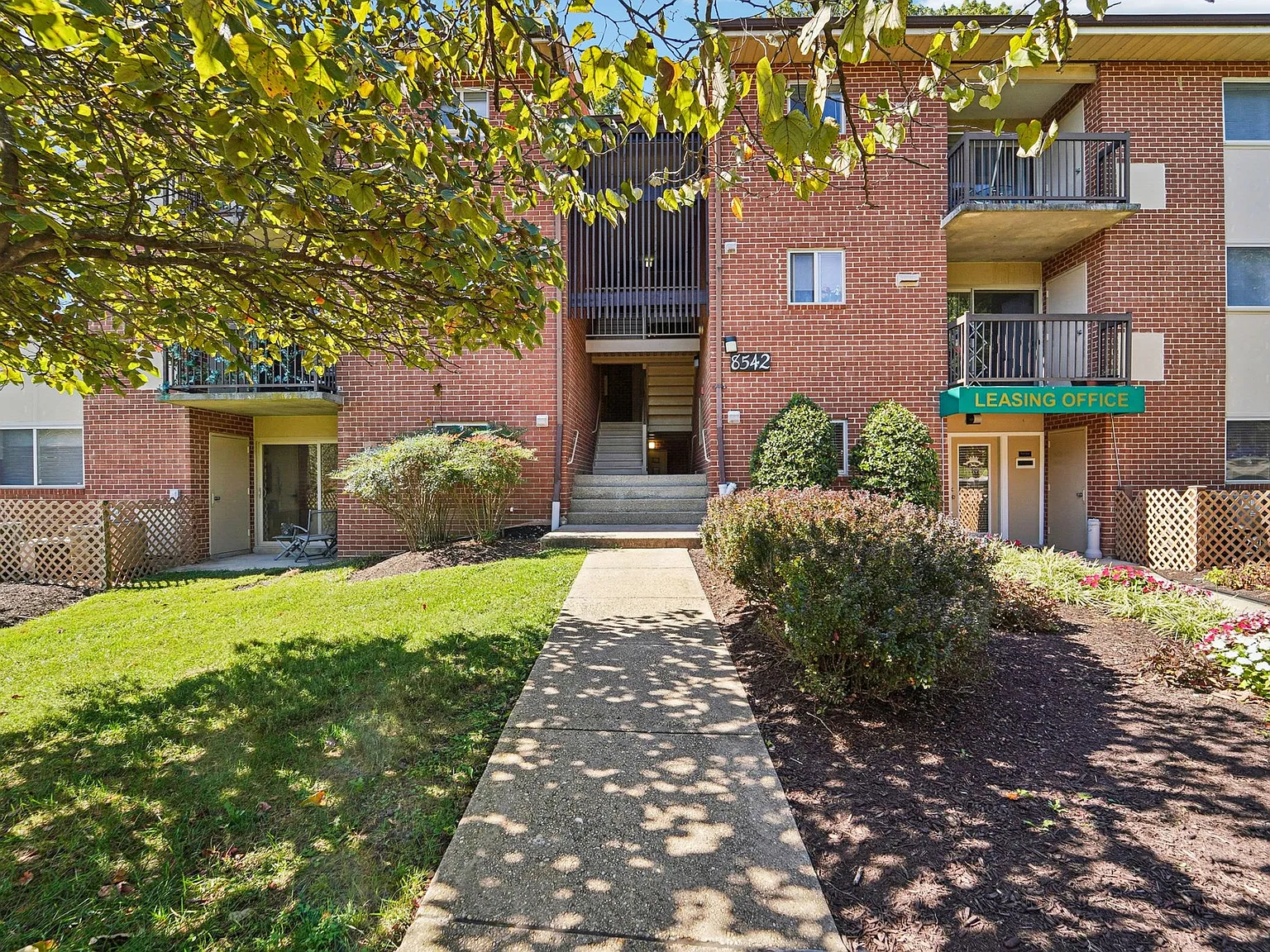 Foxborough Estates — Photo 3