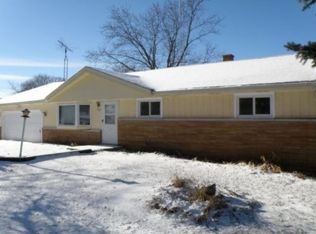 5443 S 200th St, New Berlin, WI 53146