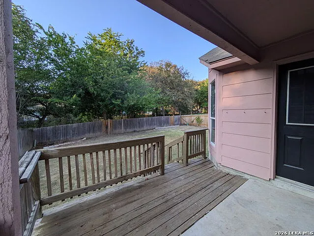 821 Dimrock — Photo 19