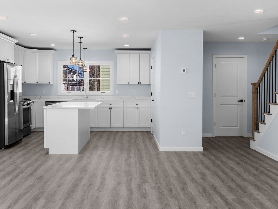 1st image of 206 Durfee St #2B