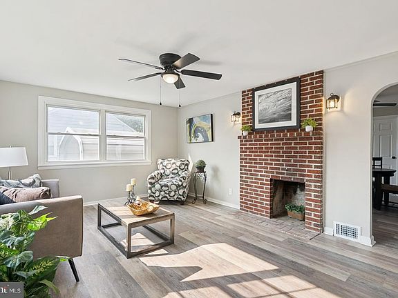 4th image of 645 Greenwood Ave