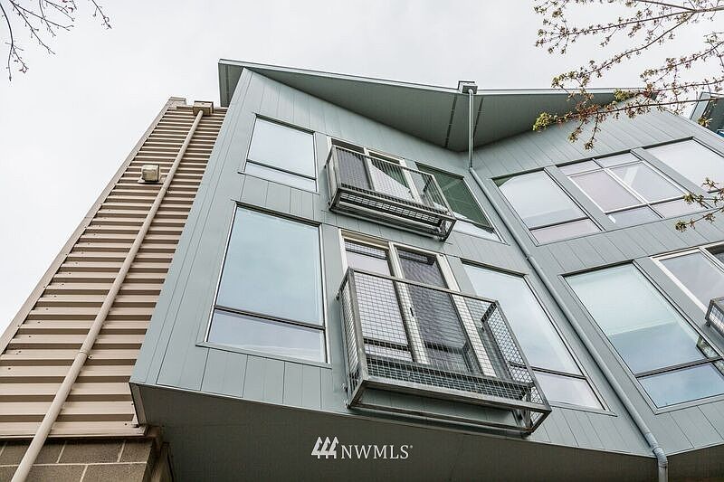 1st image of 2520 S Jefferson Avenue