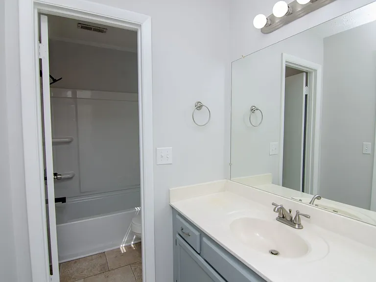 5736 Brentwood Meadows Cir — Photo 16