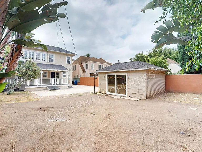 877 S Bronson Ave — Photo 26