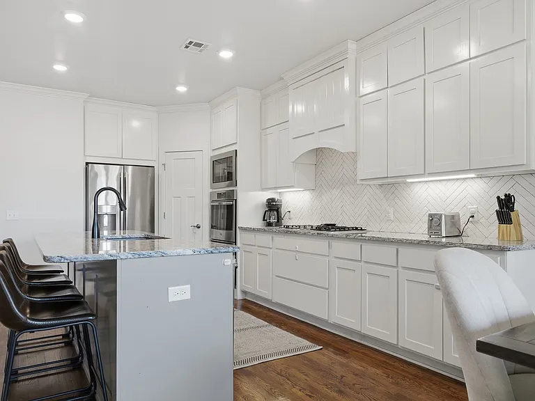 1229 W 86th Pl S — Photo 16
