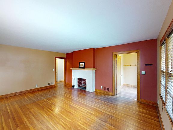 4th image of 1008 James Ave