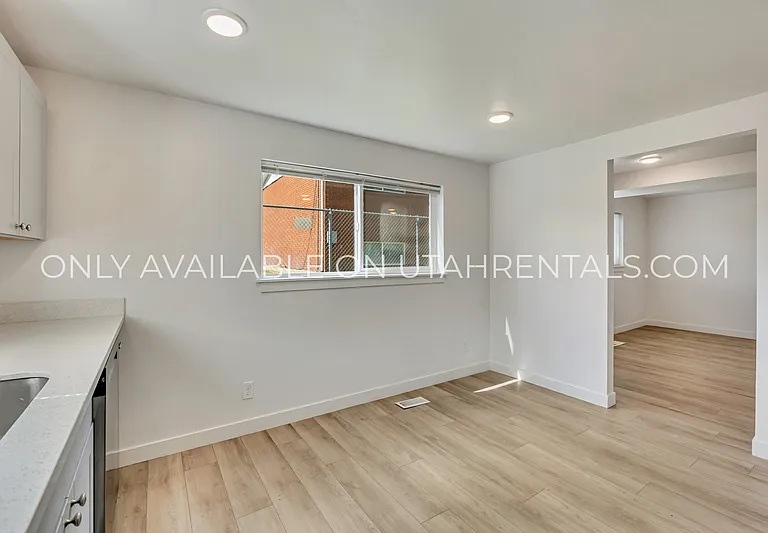 1535 S 450th St E — Photo 3