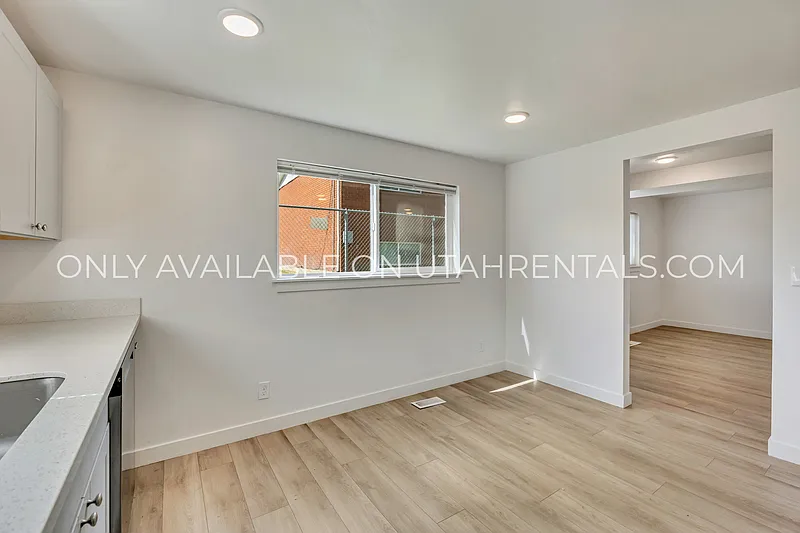 Building Photo - 1537 S 450 E