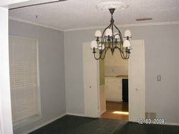 4th image of 2217 Newcastle Cir