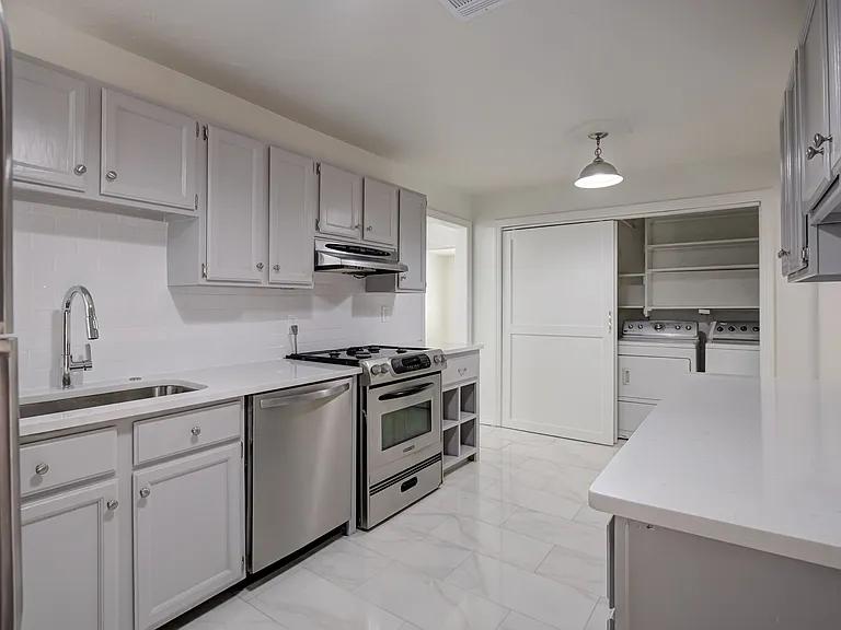 821 NW 48th St — Photo 13