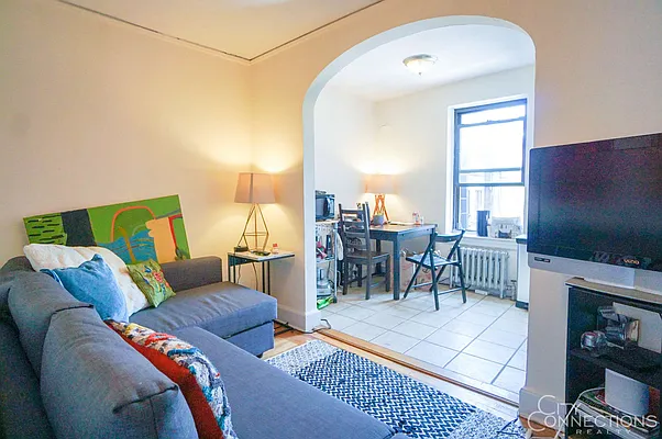 Rented by City Connections Realty | media 43