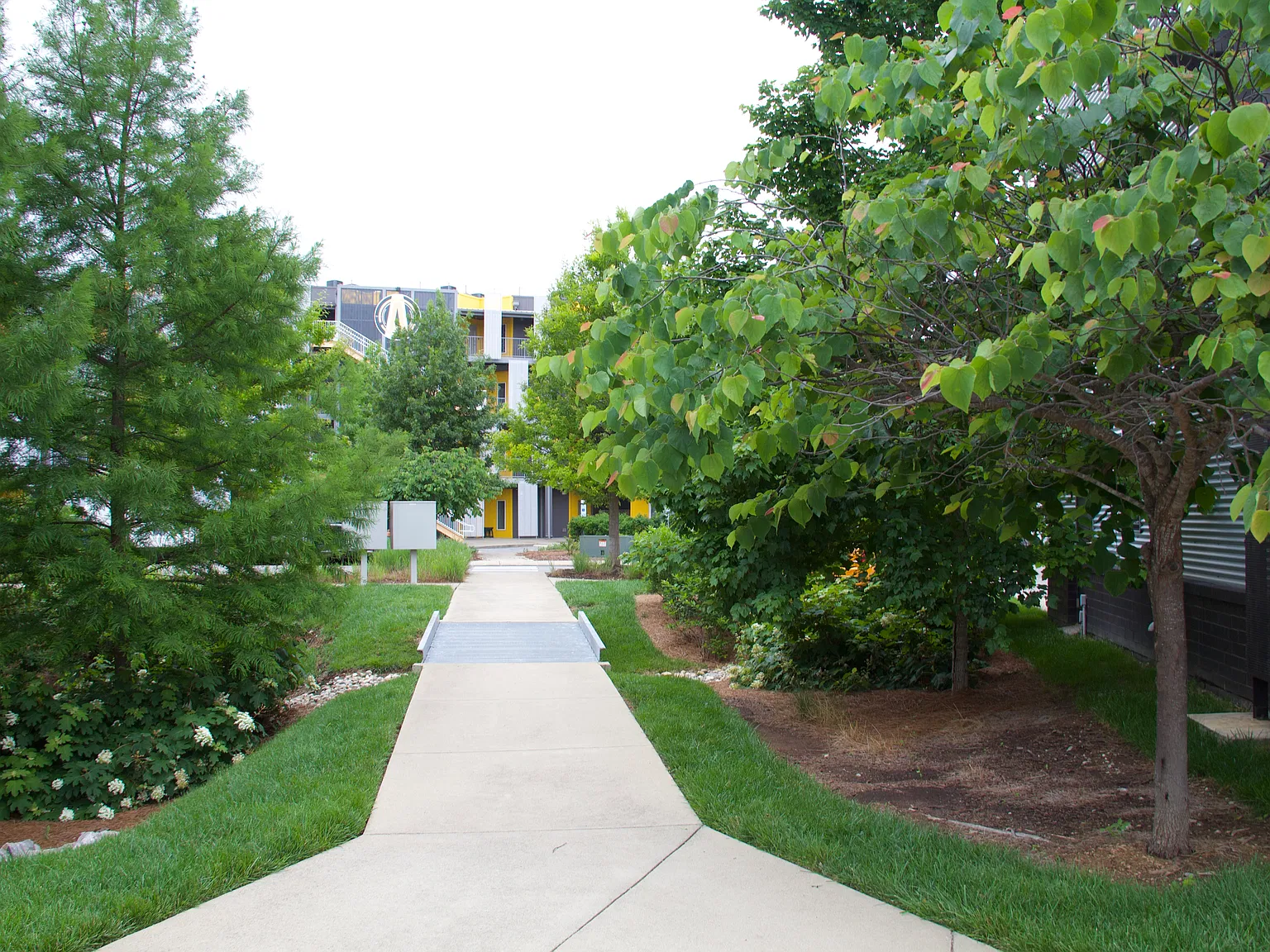 2 bed, 1096 sqft, $2,500 — Photo 1