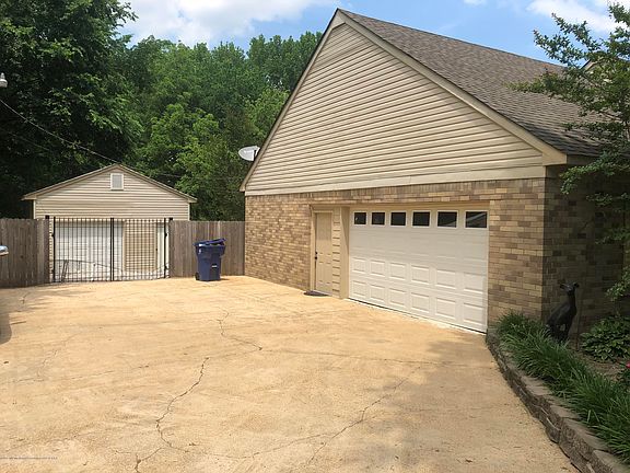 4th image of 4892 Pecan Ave