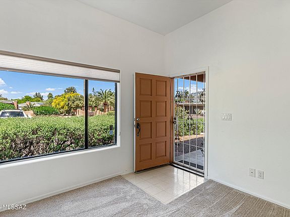 4th image of 11 W Roma Dr