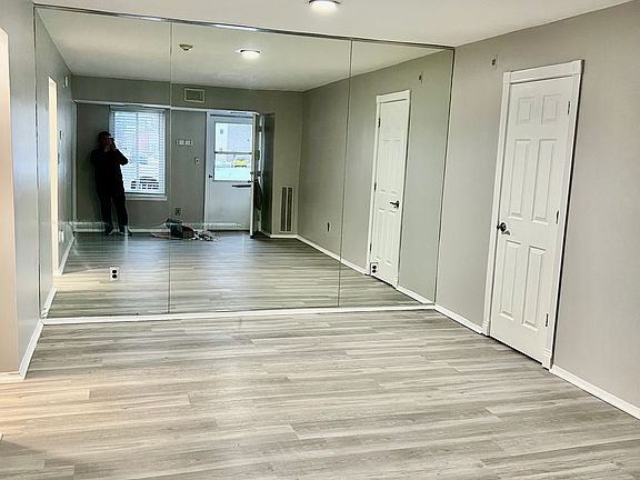 3rd image of 305 Navajo Ct #305