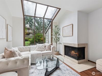 13730 15th Avenue NE #E102, Seattle, WA, 98125