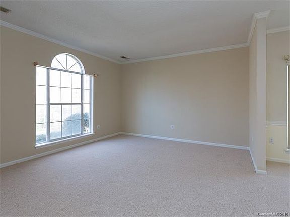5th image of 4601 Saxonbury Way