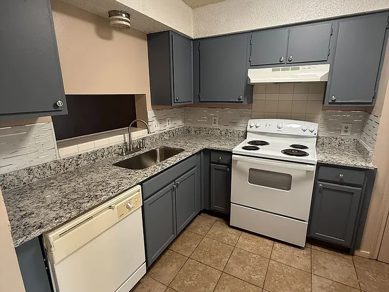 8911-8783 Gsri Ave — Photo 13
