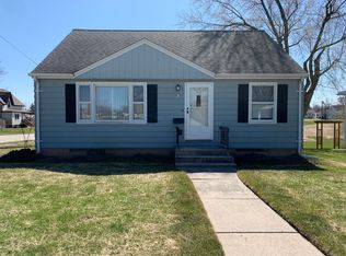 503 Leavens Ave, Sheboygan Falls, WI 53085