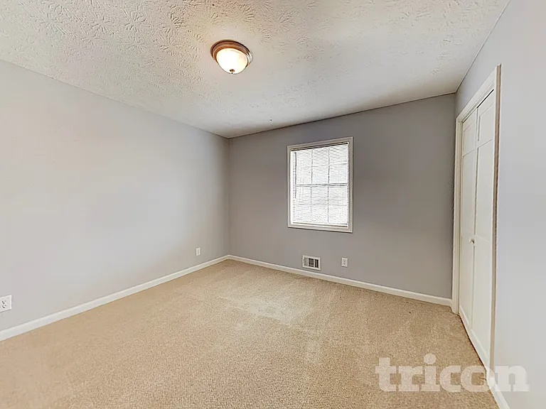 110 Springvalley Way — Photo 14