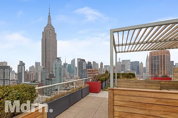 Rented by Mdrn Residential | media 13