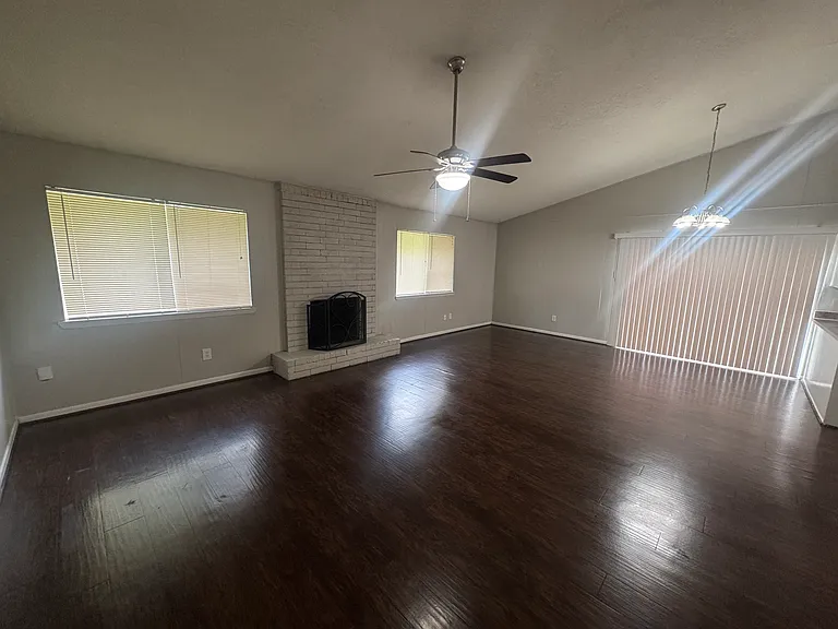 23139 Lestergate Dr — Photo 6
