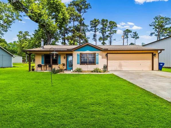 620 Sequoia Dr, Livingston, TX 77351