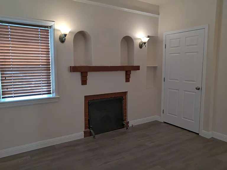1321 E Mabel St — Photo 37