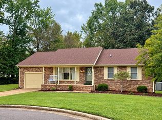 110 Claire Dr, Paris, TN 38242