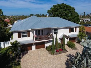 605 Baronet Ln, Holmes Beach, FL 34217