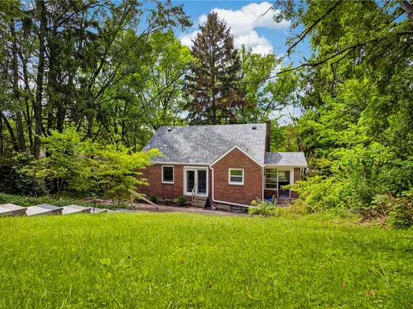 217 Curry Hollow Rd, West Mifflin, PA 15122