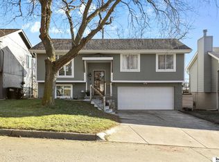 8319 Bedford Ave, Omaha, NE 68134