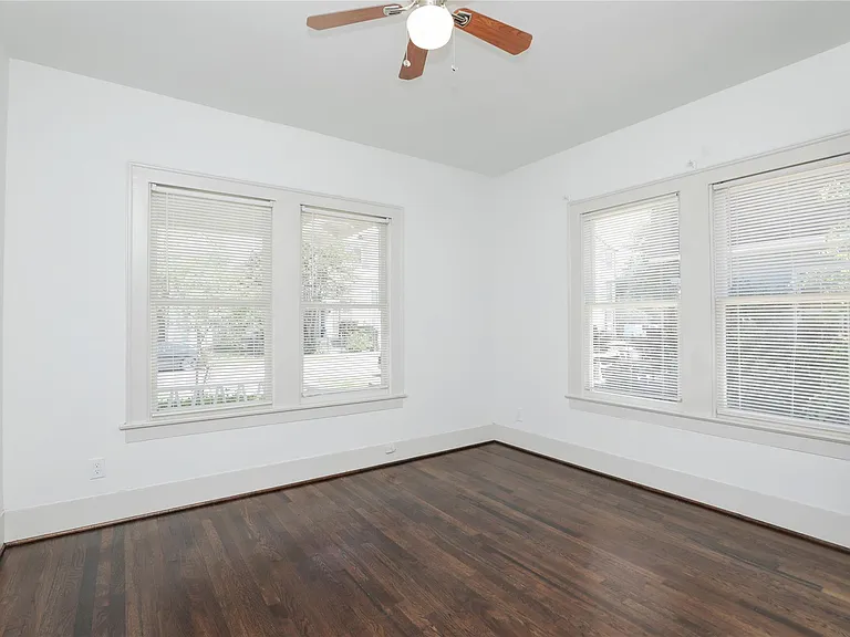 1244 W 21st St — Photo 28